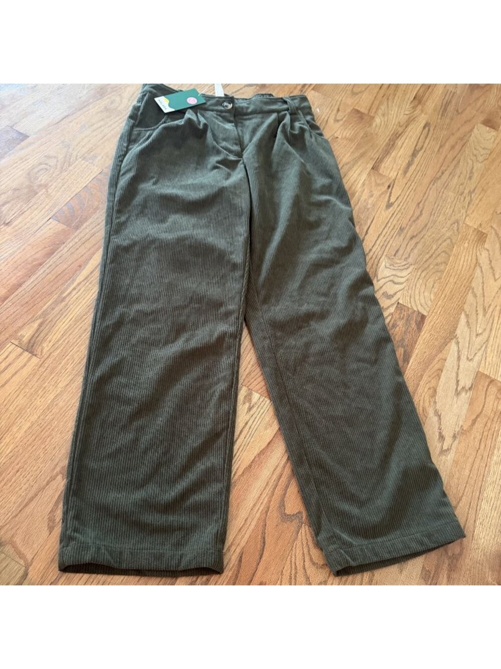 HALARA WOMENS MEDIUM GREEN CORDUROY PANTS NEW